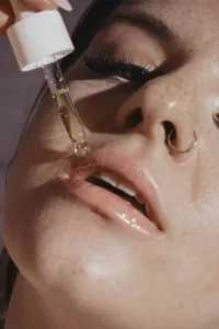 Huile au CBD pour sexe oral Slow Sex - Bijoux Indiscrets